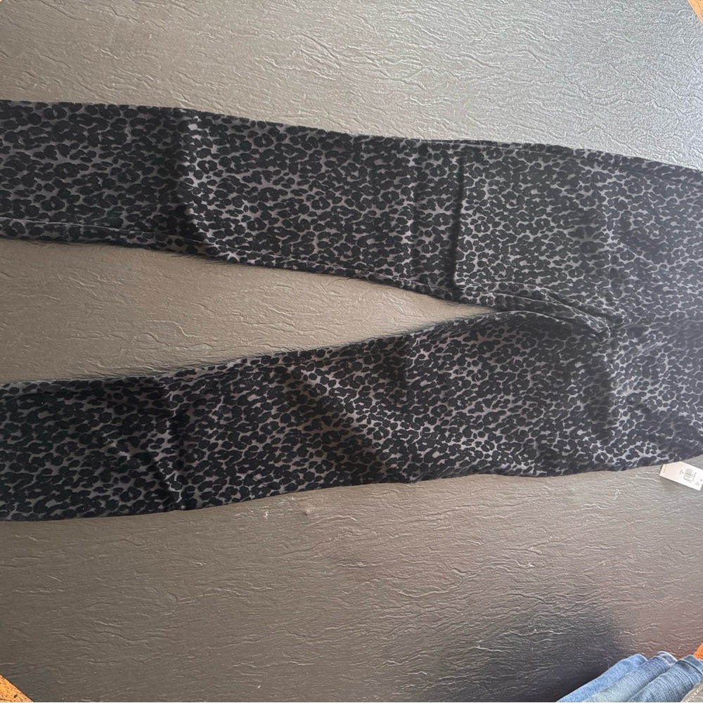 Old Navy Black and Gray Leopard Velvet Leggings